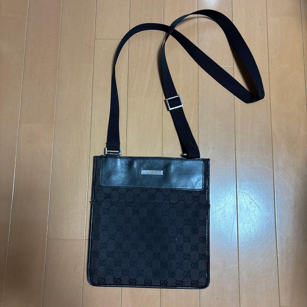 t*n様 Gucci GGパターン ショルダーバッグ ブラック t*n様 Gucci GGパターン ショルダーバッグ ブラック - メルカリ