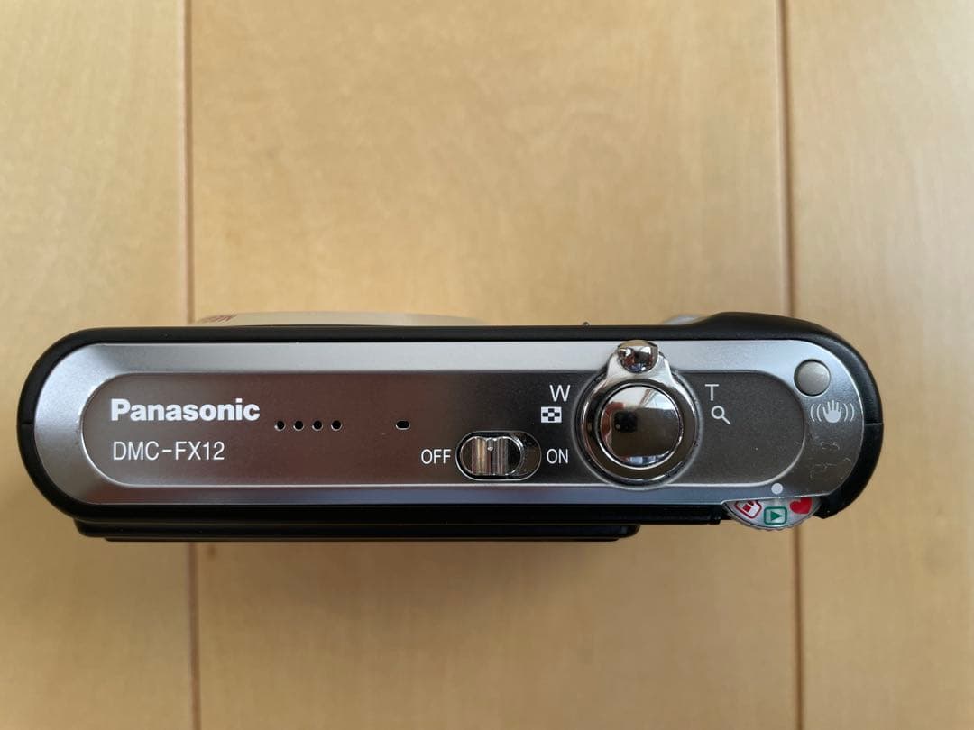 Panasonic DMC-FX12 デジタルカメラ 本体と充電器