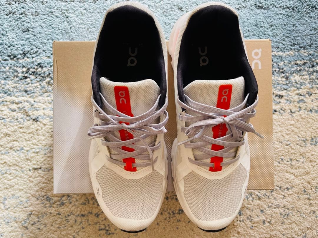 ⭐︎値下げ⭐︎ On Cloudrunner 26.5cm ホワイト/オレンジ