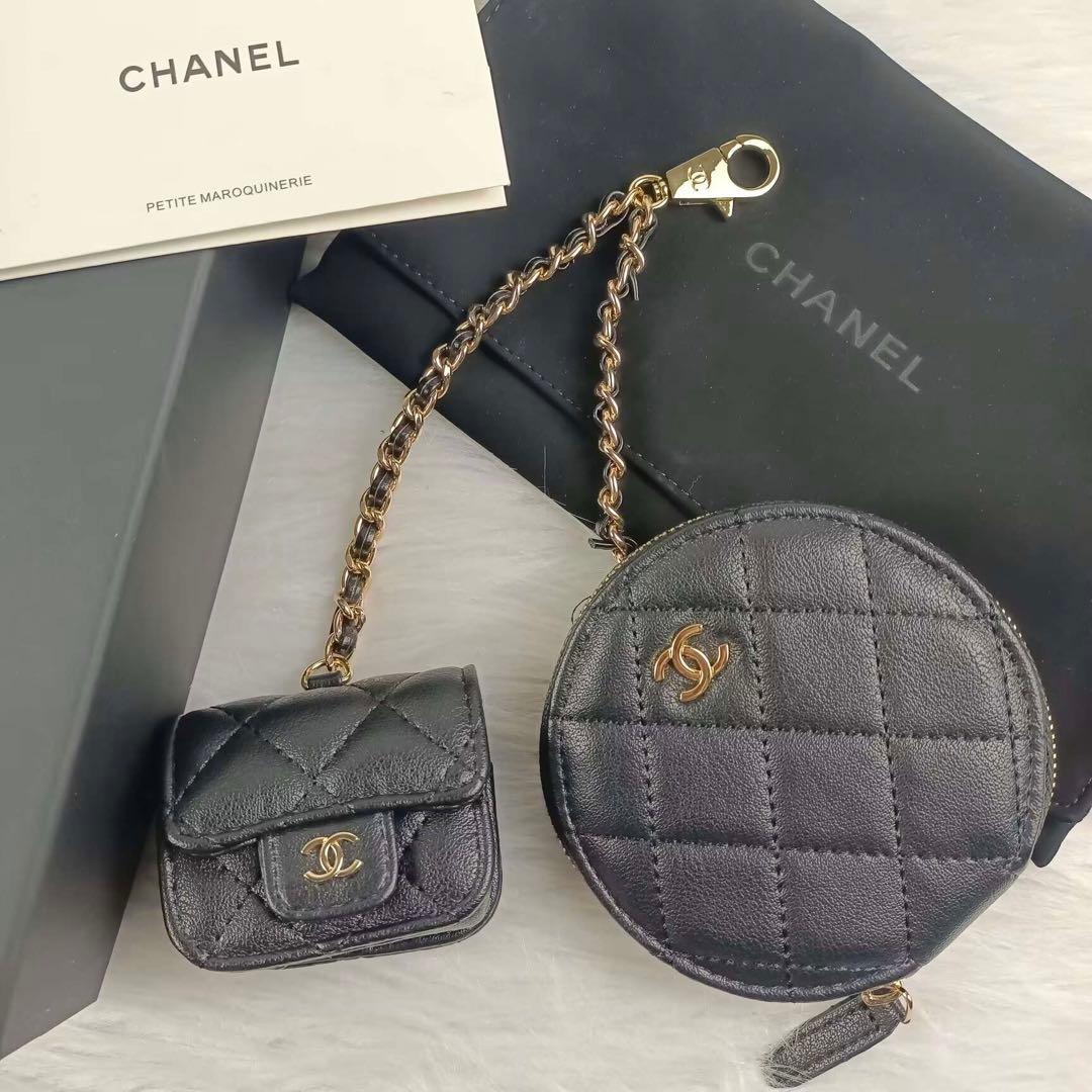 CHANELイヤーズギフト非売品AirPodsケース バッグチャーム ノベルティ