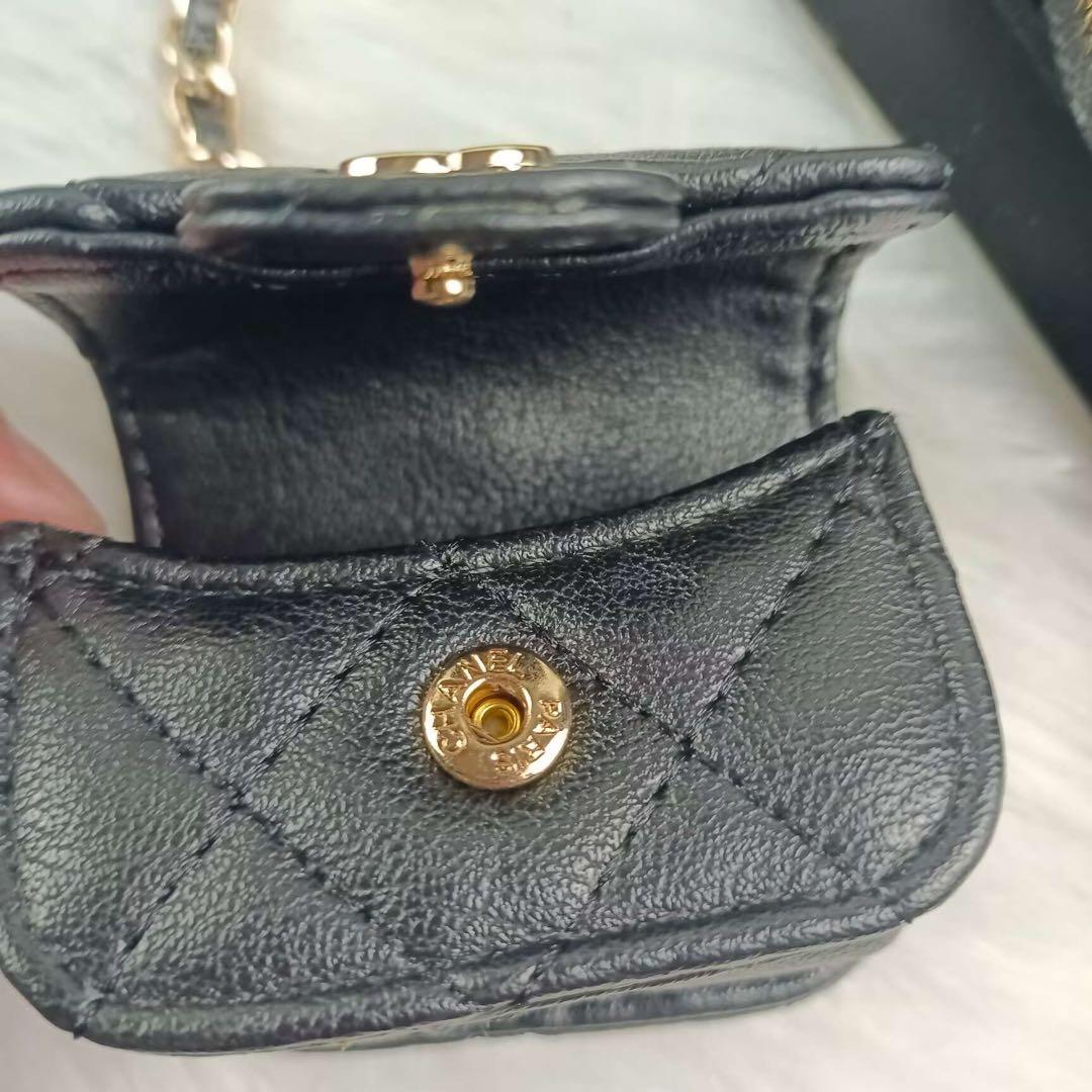 CHANELイヤーズギフト非売品AirPodsケース バッグチャーム ノベルティ