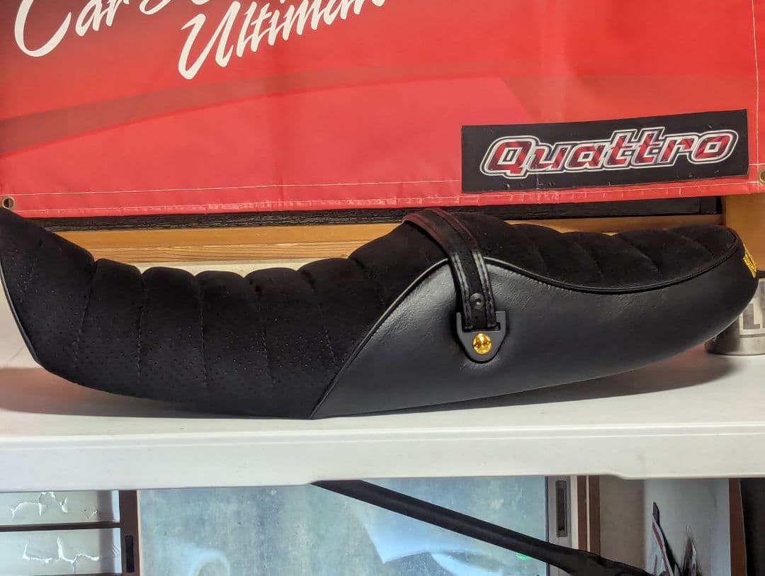 Z900RS 預かりシート加工　ウルトラスエード　タックロール張替　乗り心地対策 Z900RS 預かりシート加工 ウルトラスエード タックロール張替 乗り心地