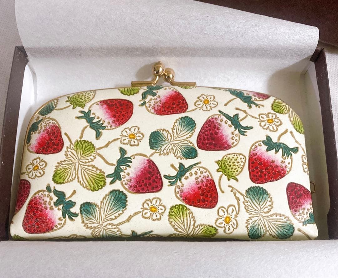 文庫屋大関 天溝がま口 いちご 新品未使用 - メルカリ