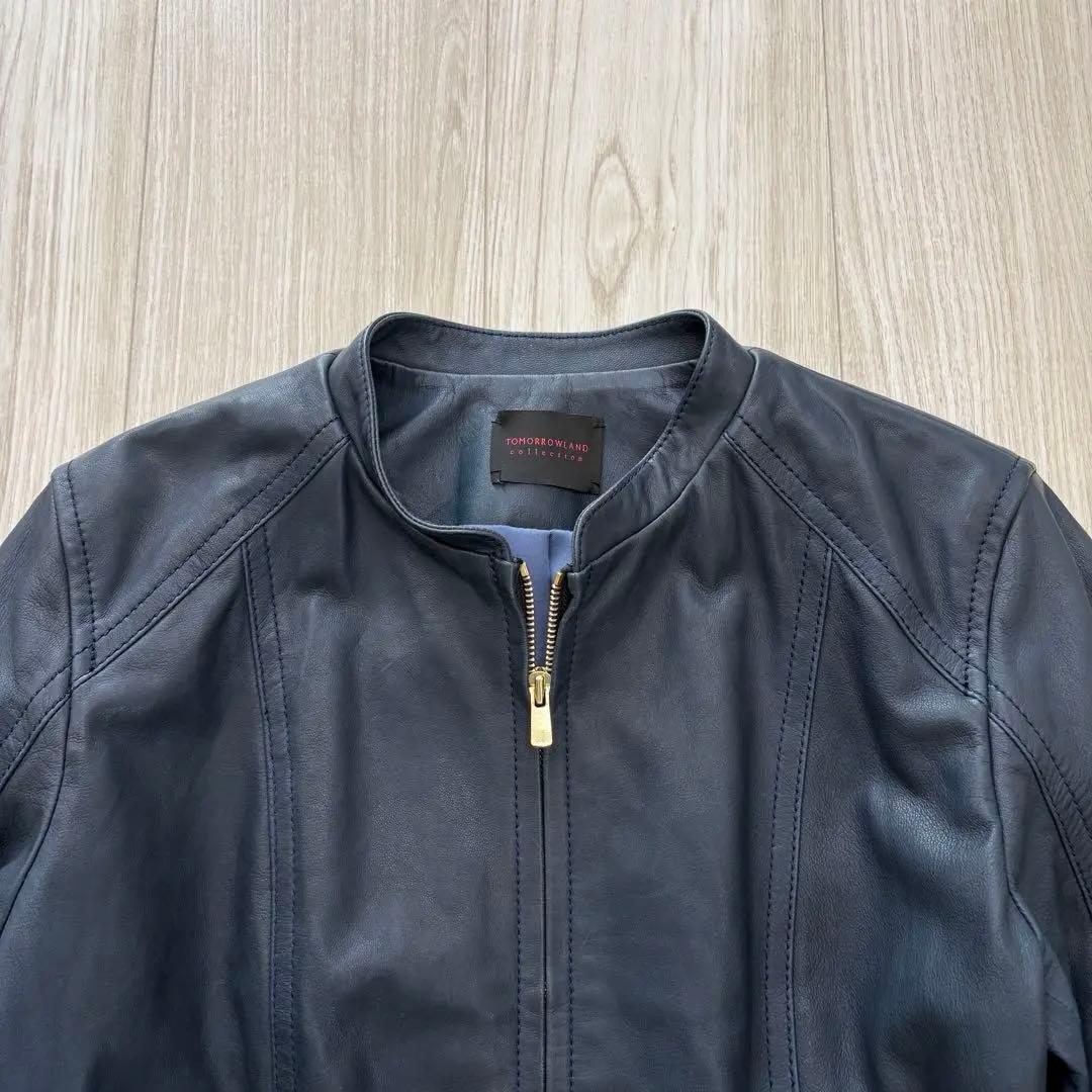 美品】23AW TOMORROWLAND レザージャケット 40 ネイビー - メルカリ