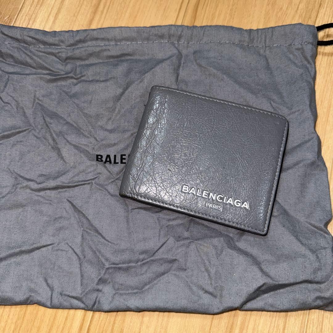 BALENCIAGA 二つ折り財布 グレー レザー - メルカリ