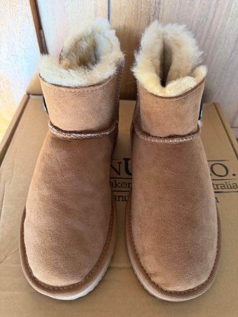 新品未使用】UGG ベイリーボタン ムートンブーツ チェスナットカラー