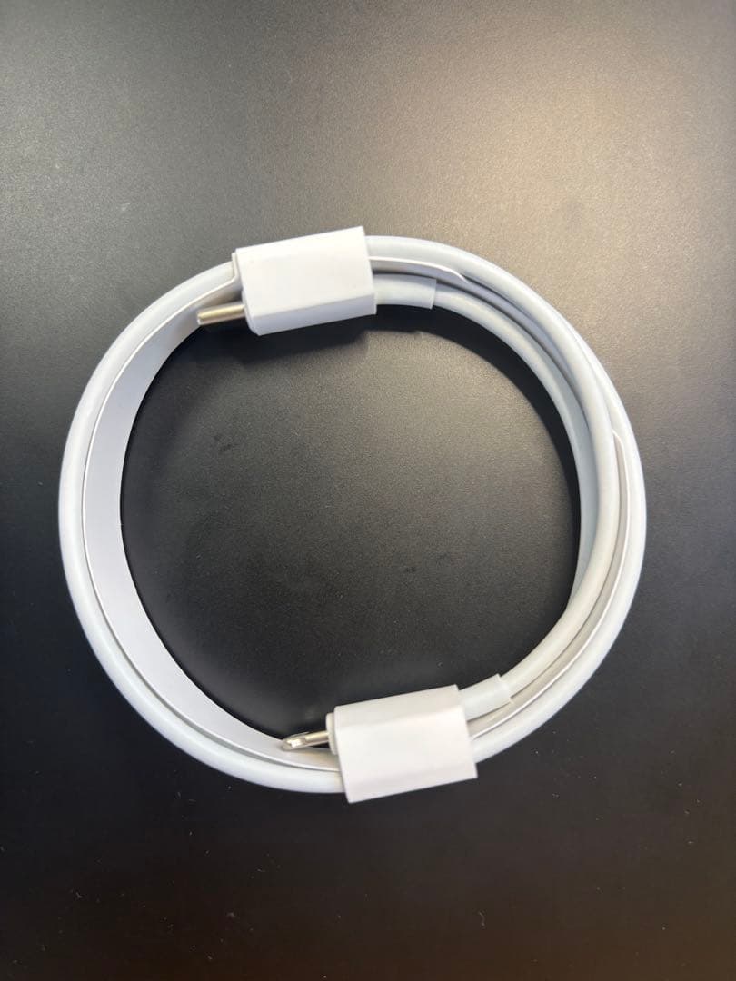 Airpods pro2 充電ケース ケーブル 箱付き - メルカリ