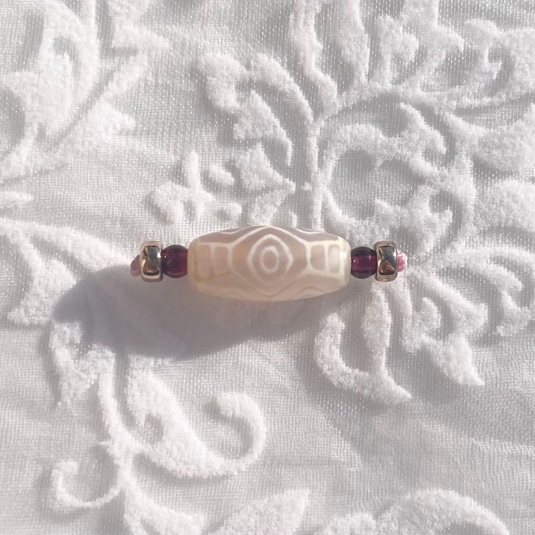 The Green Tara 龍眼 天珠 旧 グリーンターラ 白天珠 - メルカリ