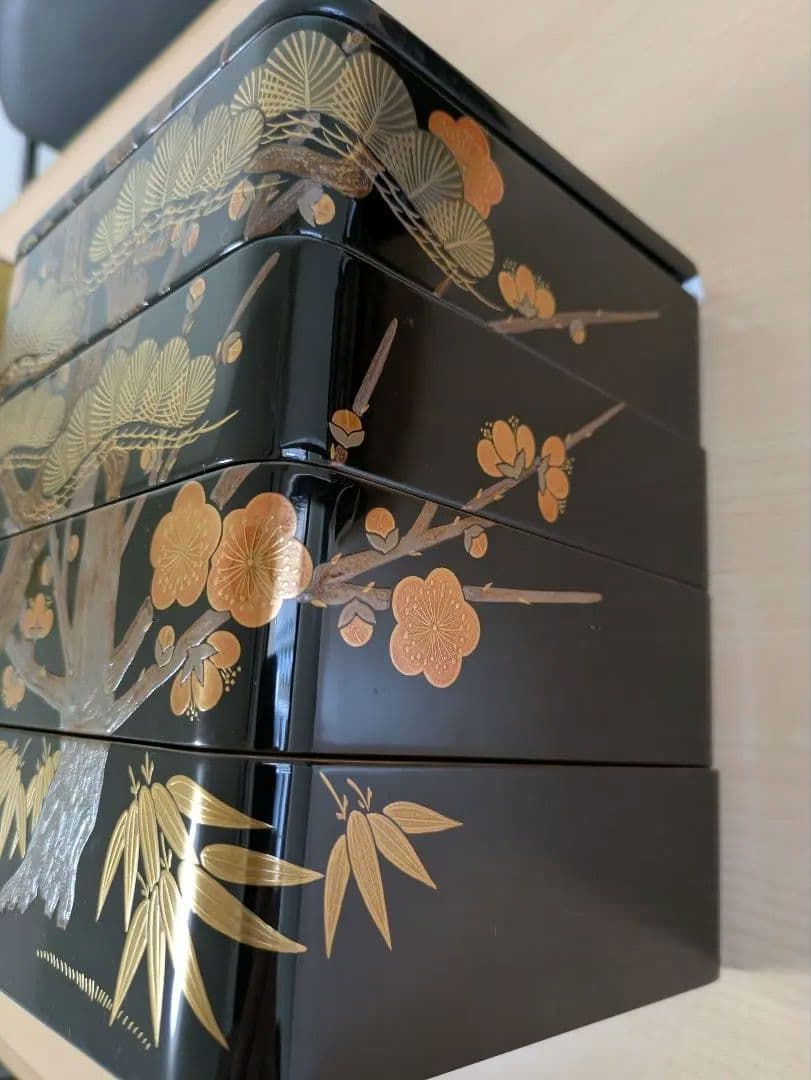 椿餅様用 輪島塗 高級漆器 中重箱 4段 黒地 金色 松 梅