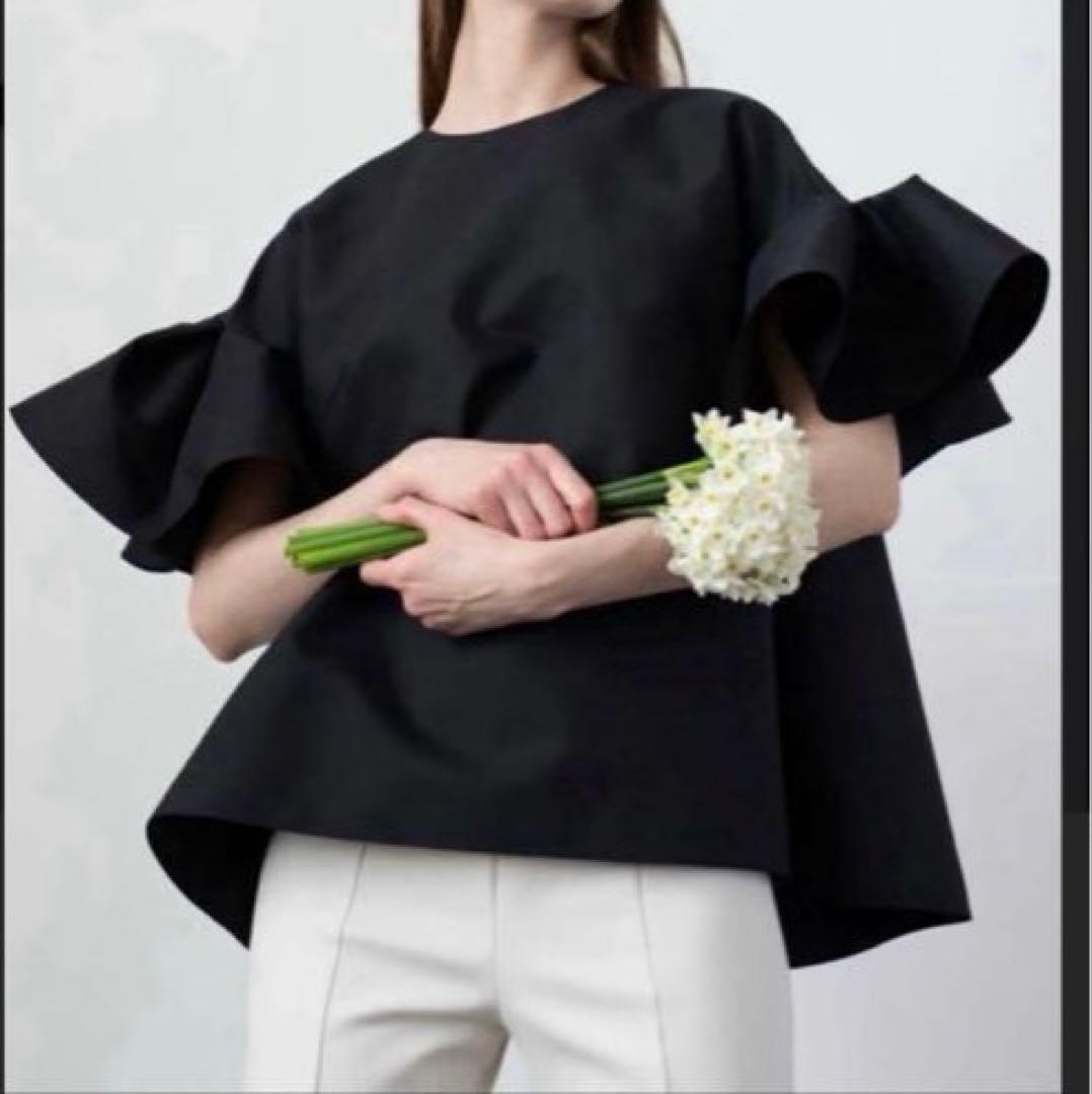 Heve フィンスリーブブラウス ブラック - メルカリ