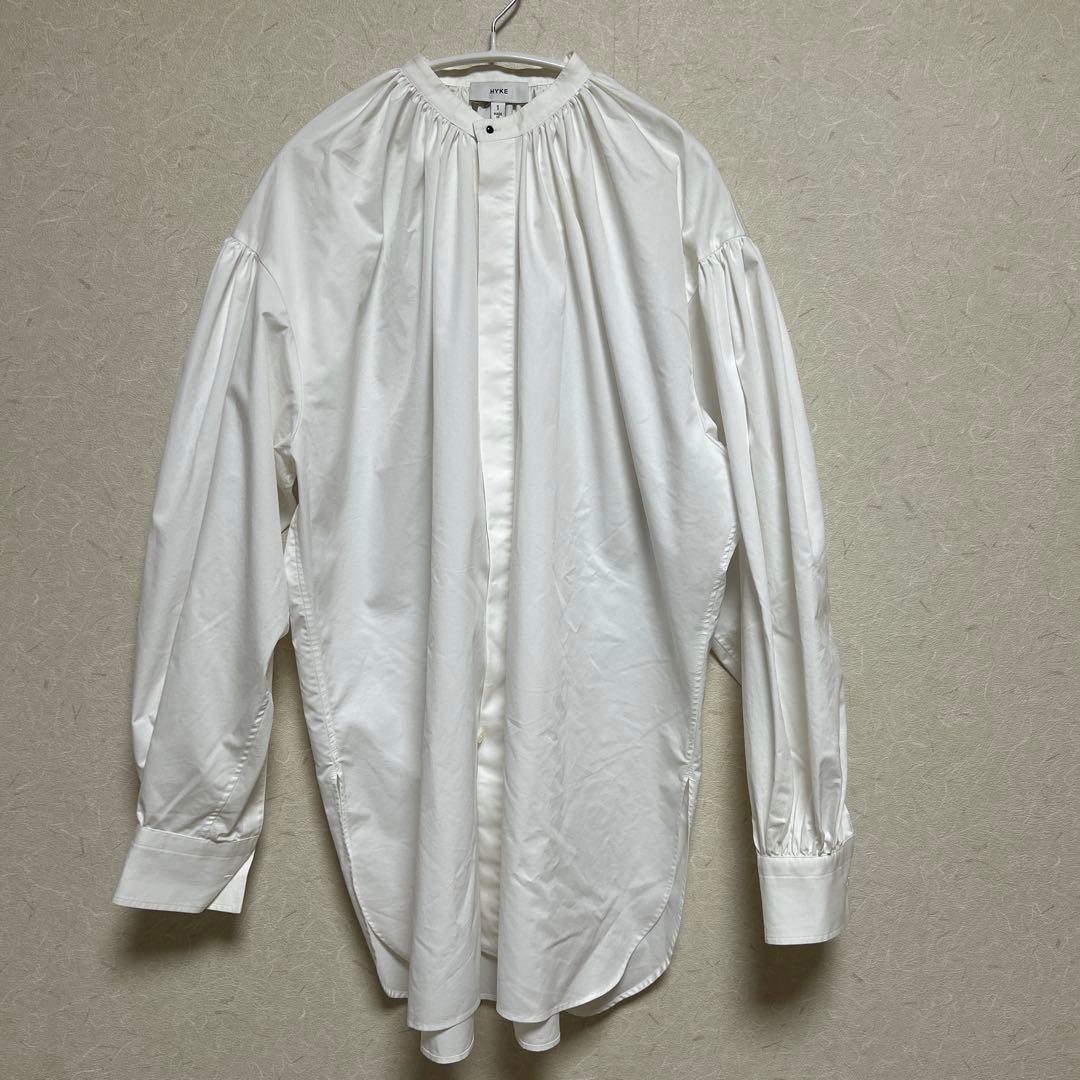 【美品】HYKE ハイク　ギャザーブラウス　ホワイト　サイズ1 HYKE（ハイク）の「＜HYKE（ハイク）＞T/C ギャザー シャツ