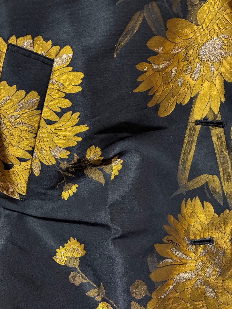 極美品】LEONARD レオナール 金糸 菊柄 ロングコート 花柄 黒×金40