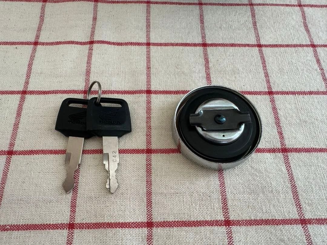 CT110 ハンターカブ サブタンク 取付金具付き - メルカリ