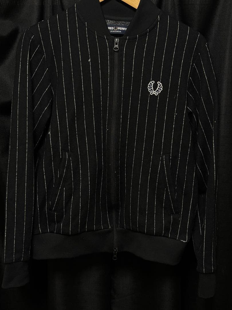 FRED PERRY ブラックストライプ ジャージ - メルカリ