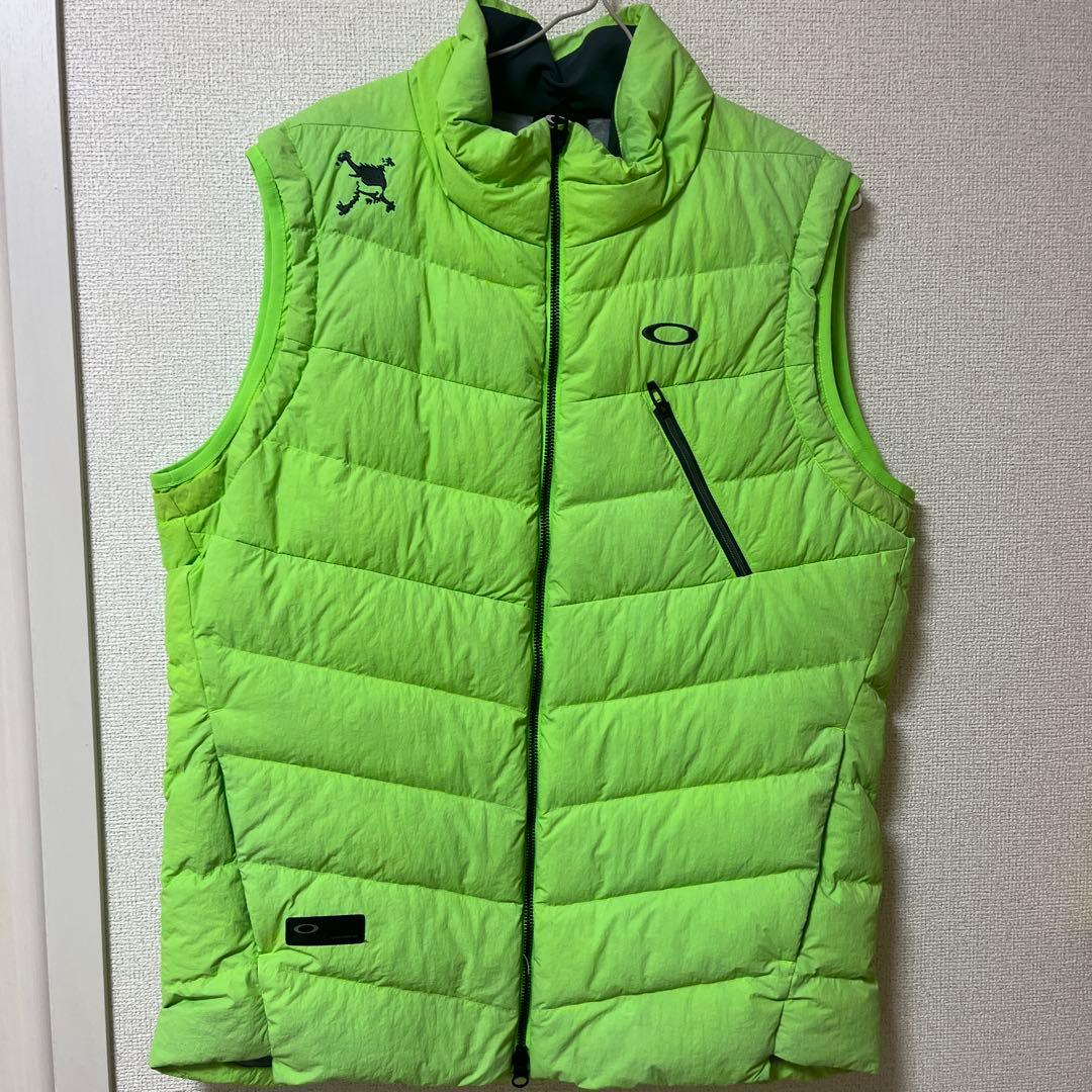 Oakley ライムグリーン ダウンベスト - メルカリ