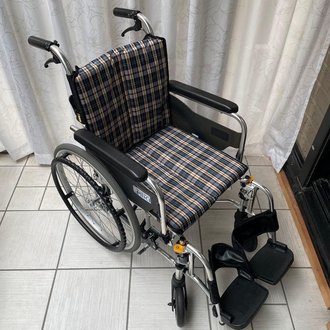 ♿️ 自走式 軽量スリム 車椅子 とても便利な多機能タイプ リハビリ訓練に最適