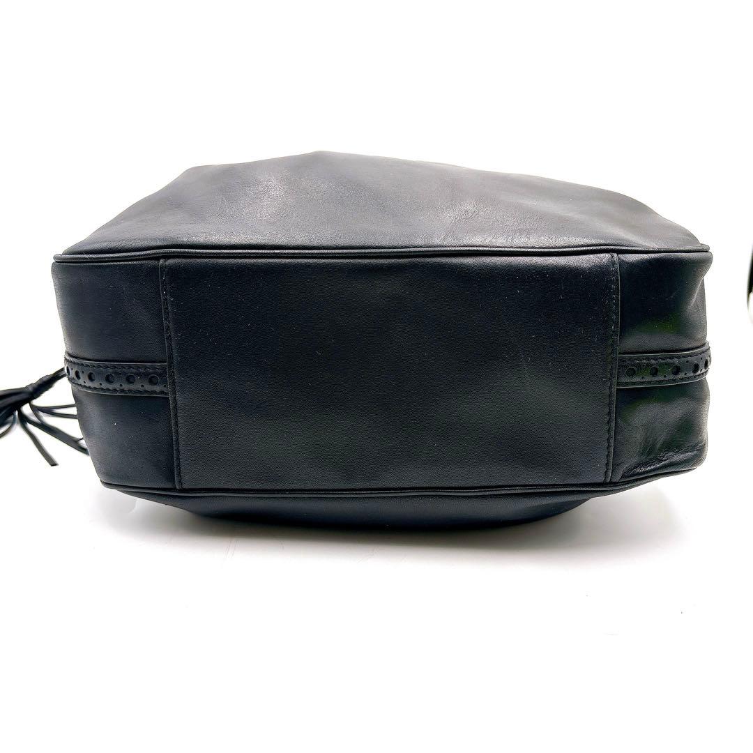 極美品✨LAUREN RALPH LAUREN 巾着バッグ タッセル ブラック - メルカリ