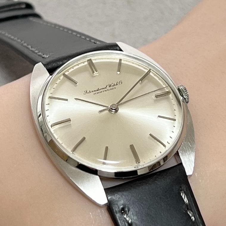 OH済 IWC オールドインター Cal.402 シルバーサンレイ 手巻き - メルカリ