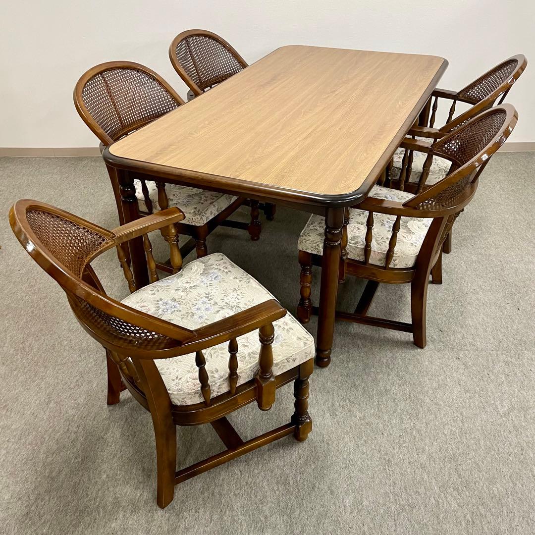 【カリモク】\"コロニアル\"DC5540QK 食堂テーブル