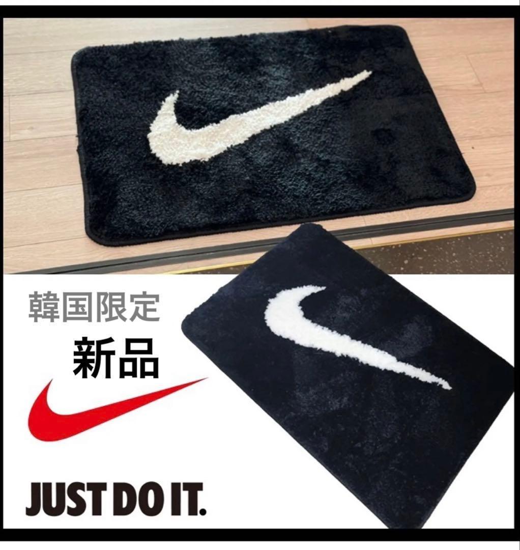 日本未発売】新品 NIKE ナイキ ラグ マット - メルカリ
