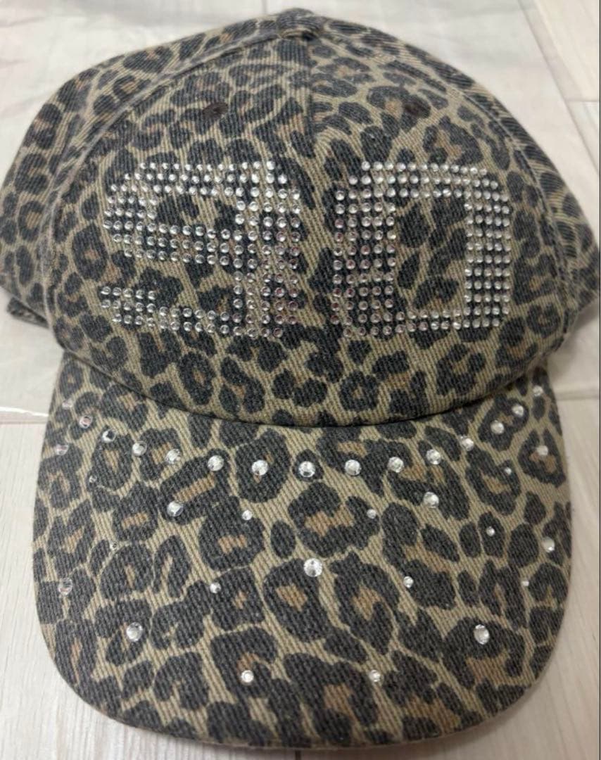 9090 girl Numbering Studs Cap ヒョウ柄 - メルカリ