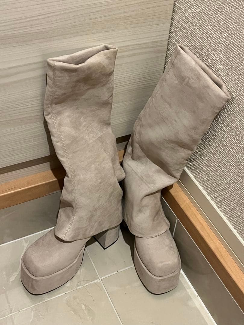 EMODA ルーズフレアカバーフィットブーツ ホワイトアイボリー L 24.5