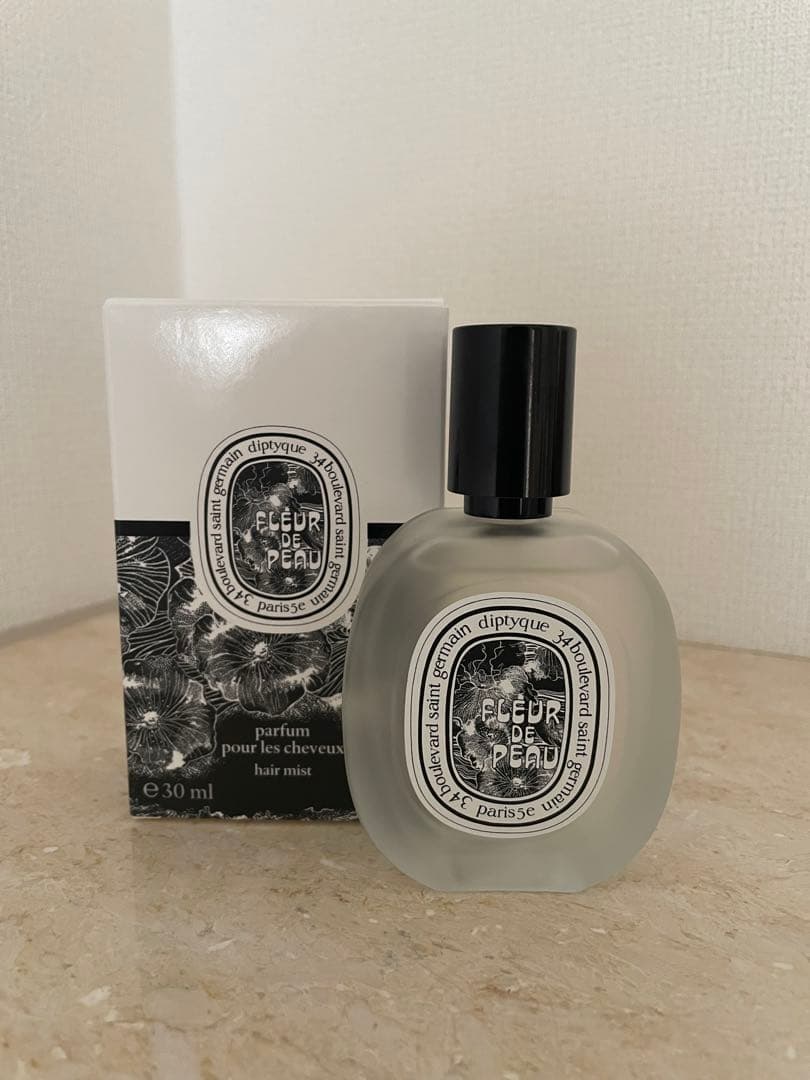 ディプティック フルールドポー　ヘアミスト Fleur de Peau (フルールドゥポー) - ヘアフレグランス | Diptyque Paris