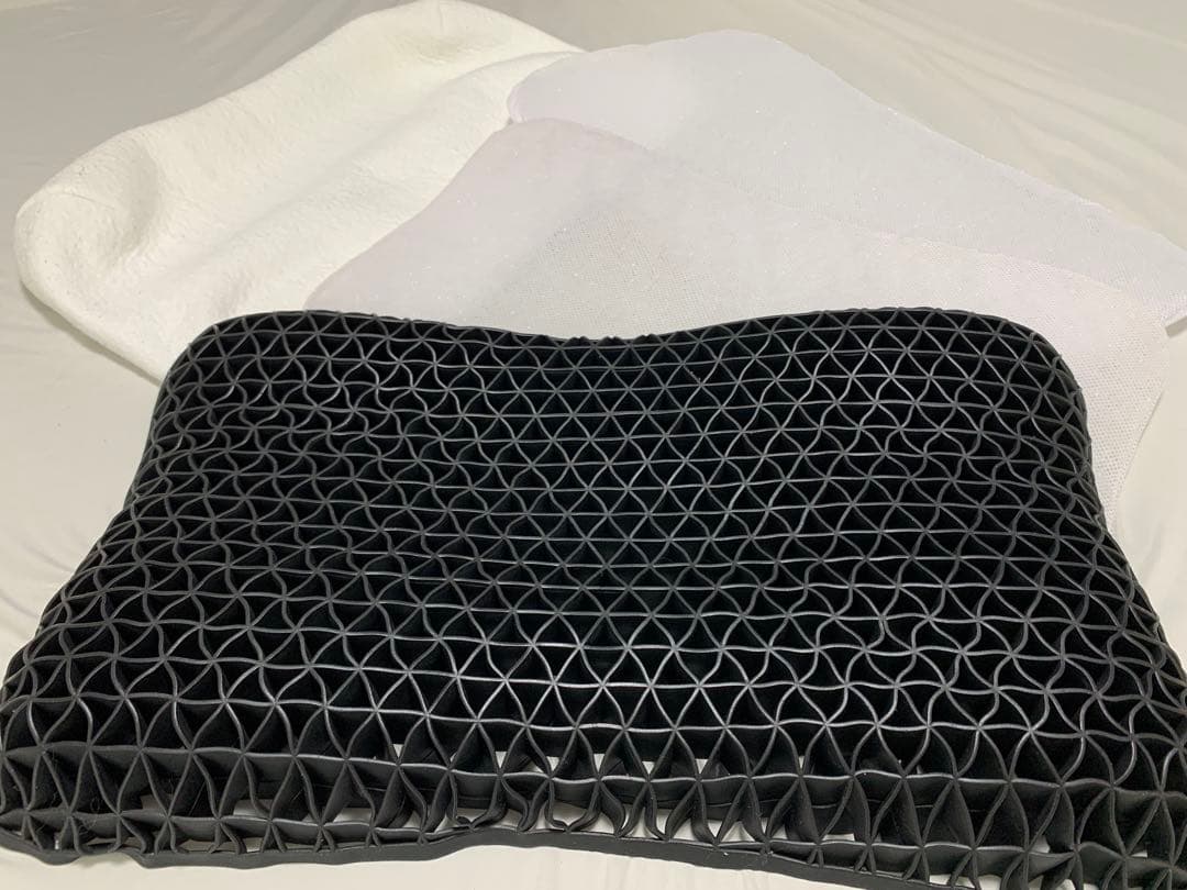 【ひつじのいらない枕】新・ハイブリッド3層構造【箱無し】 ヒツジのいらない枕 -新・ハイブリッド3層構造- 高さ調整可能 ブラック