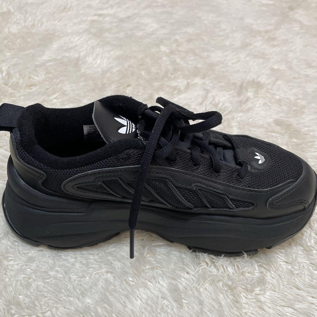 adidas アディダス OZGAIA 厚底スニーカー ブラック 22.5㎝