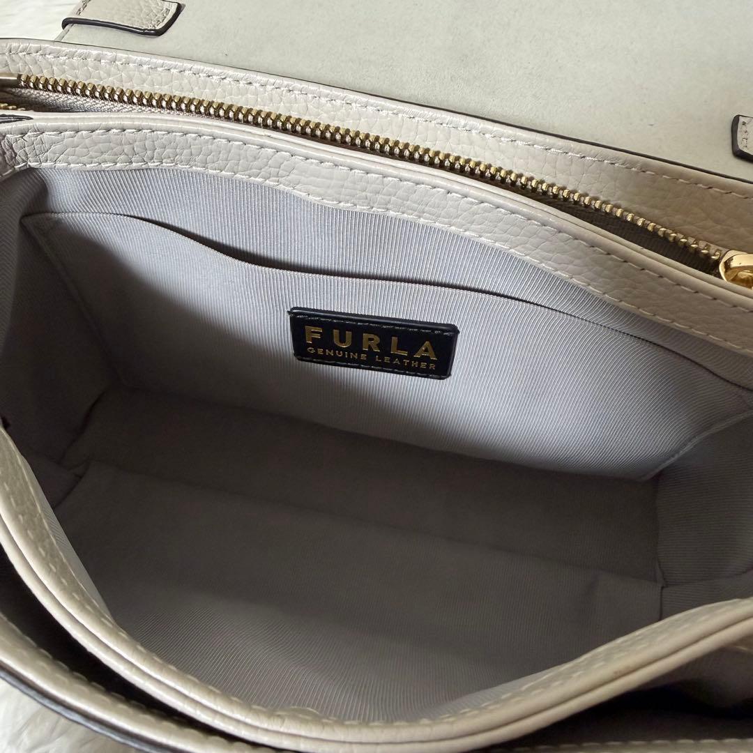 美品✨FURLA ダフネ ショルダーバッグ 2way 現行 アイボリー - メルカリ