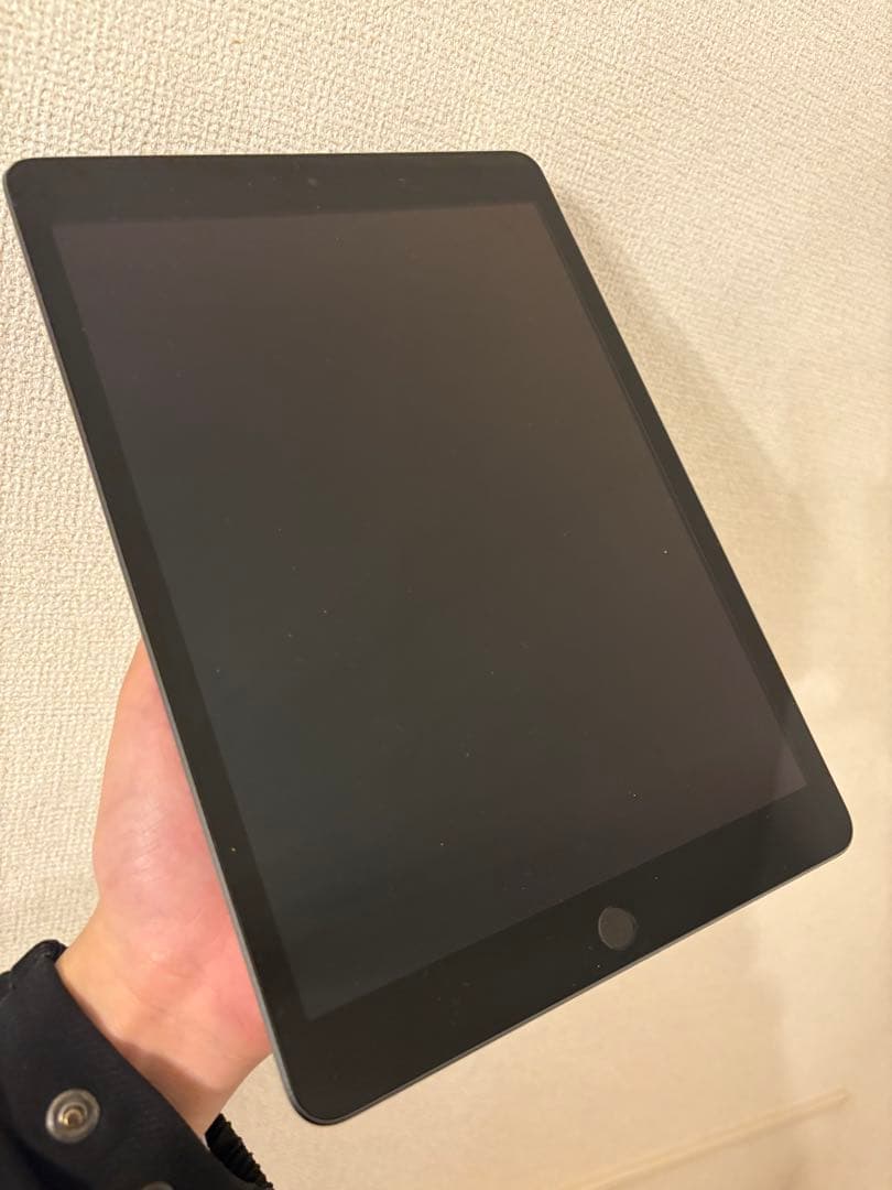 【美品】Apple iPad (第９世代) 256GB スペースグレイ iPad Wi-Fi 256GB - スペースグレイ（第9世代）[整備済製品] - Apple