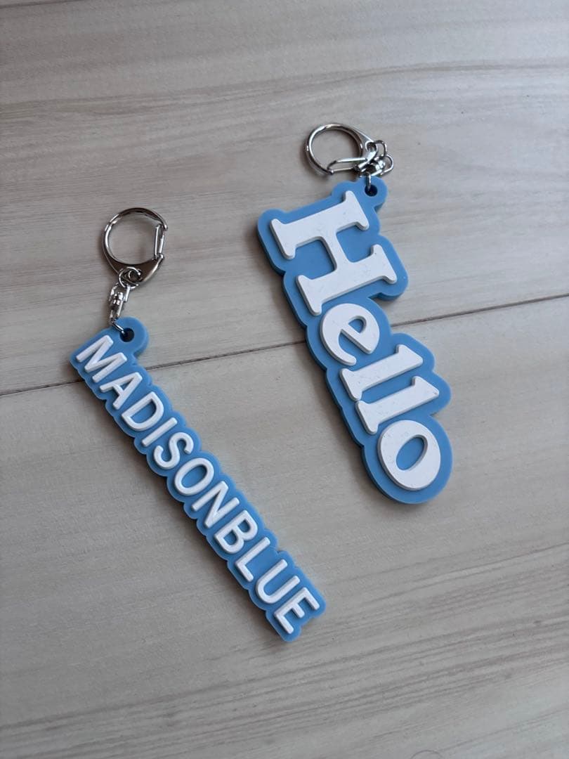MADISONBLUE キーホルダー 2個セット - メルカリ