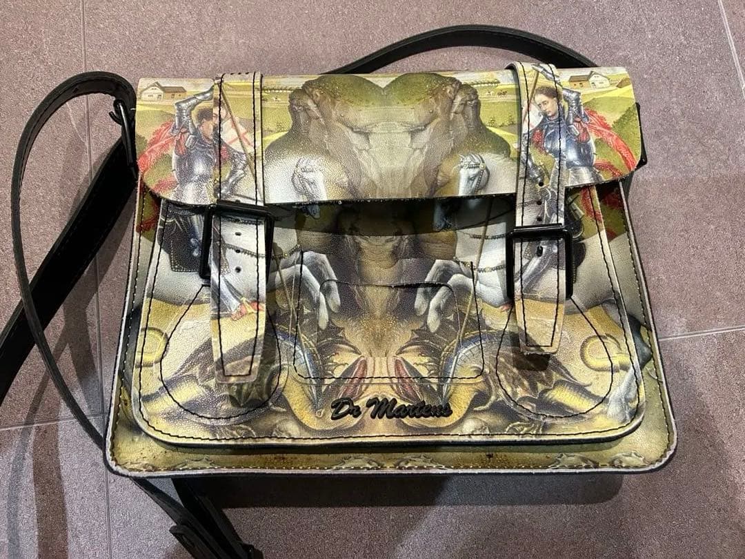 レア物　ドクターマーチン　ショルダーバッグ Dr.martensの 7 INCH SATCHEL ミニ ショルダーバッグ｜送料無料