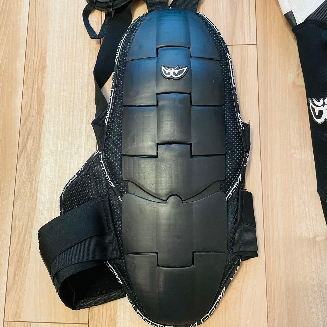 極美品】BERIK 2.0革ツナギ レーシングスーツ 胸・脊髄プロテクター54