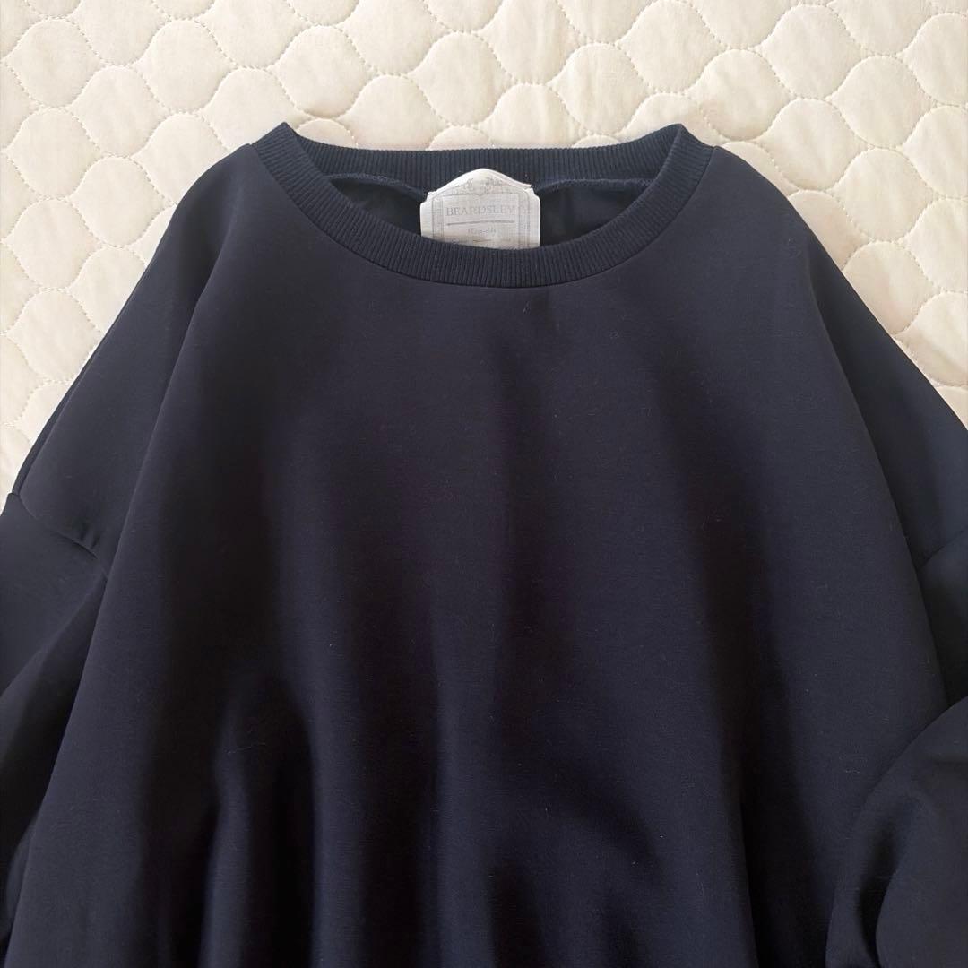 美品】BEARDSLEY 袖パフダンボールワンピース ネイビー - メルカリ