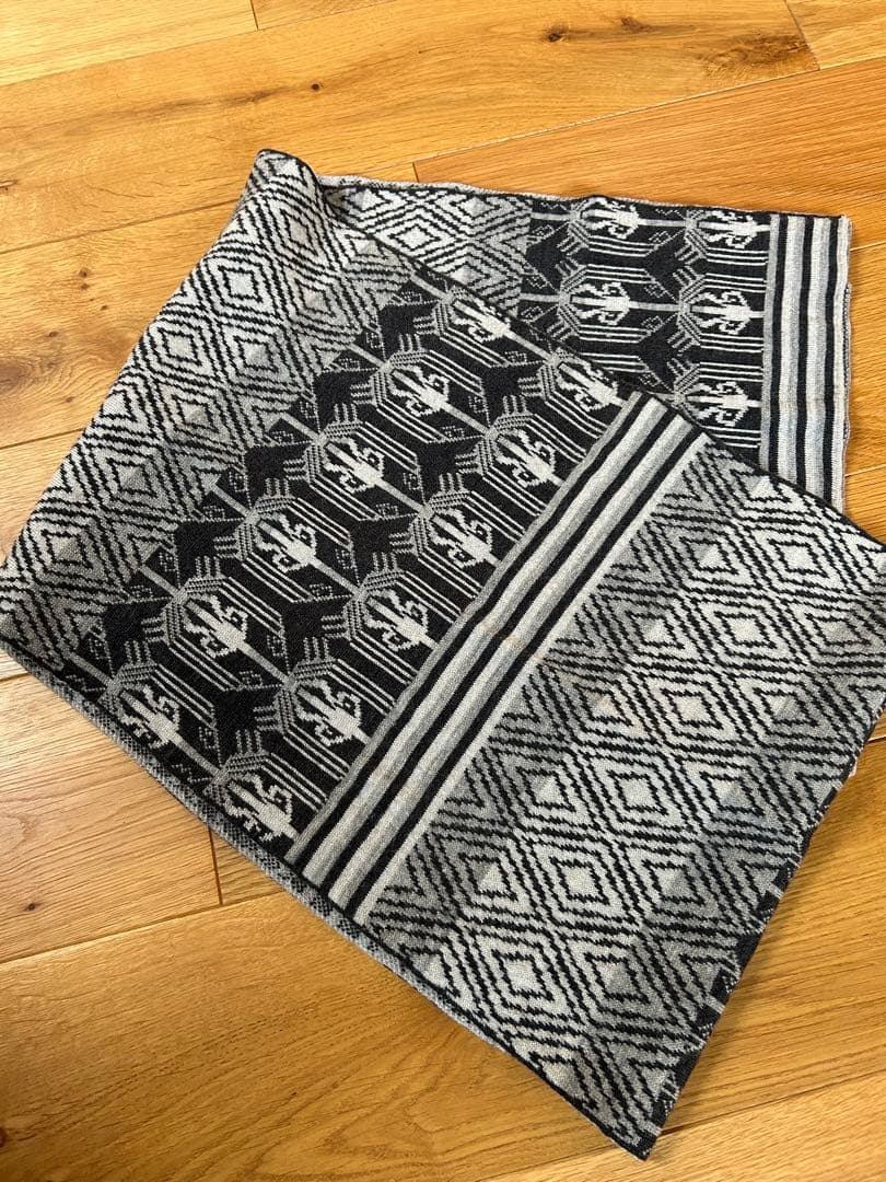 ALEXANDER McQUEEN スカルデザイン マフラー アレキサンダーマックイーン ALEXANDER McQUEEN スカル柄 大判 シルク