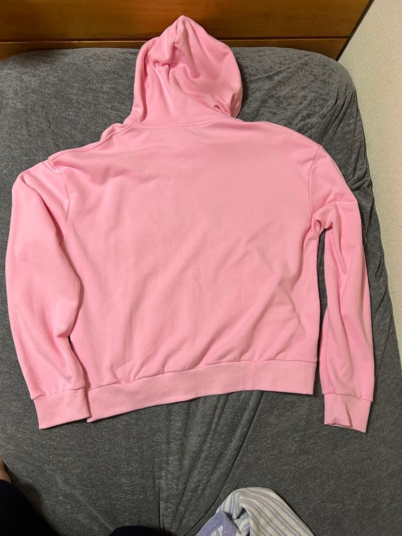 tiiピンクフルジップパーカー 即完品 - メルカリ
