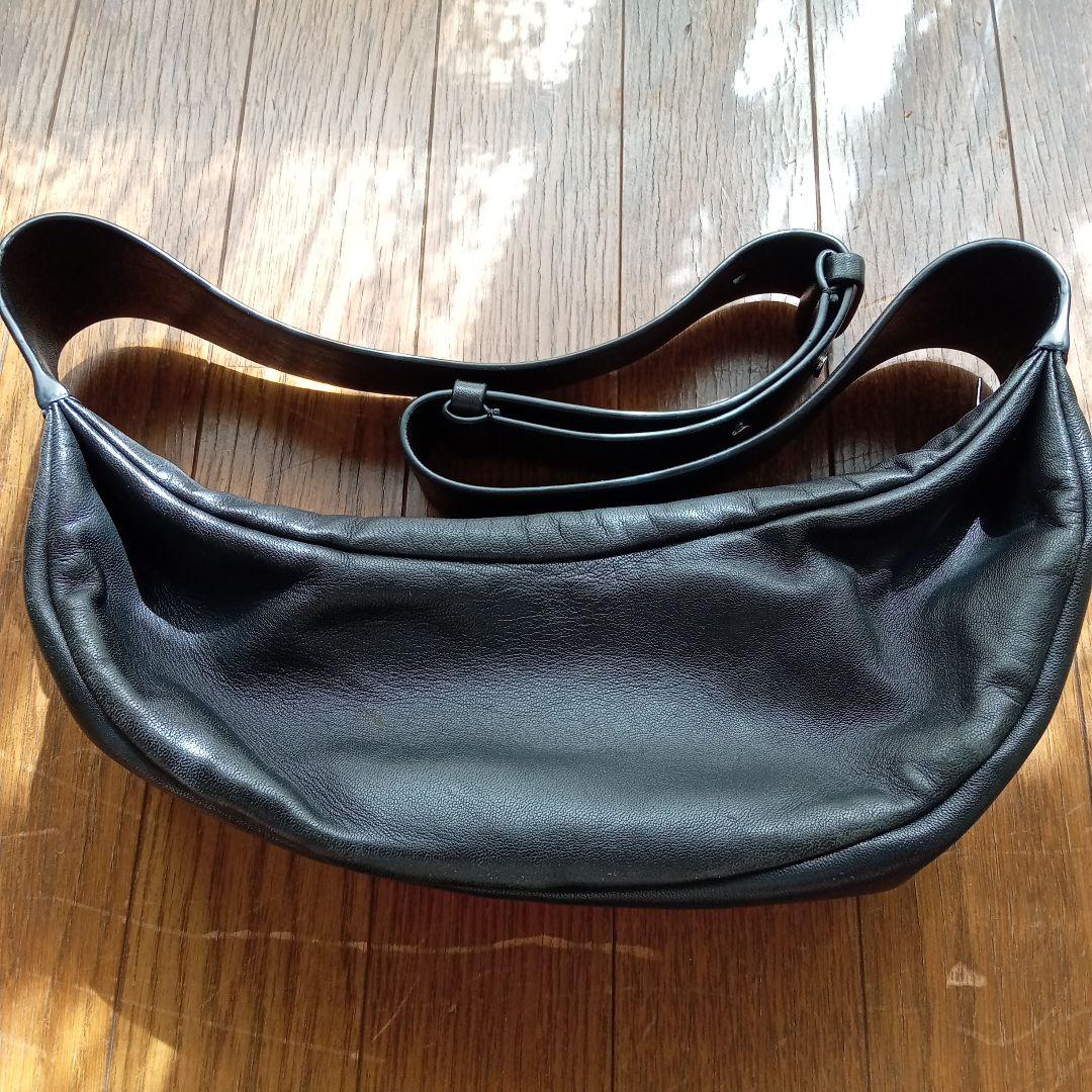 cos レザークロスボディバッグ - メルカリ