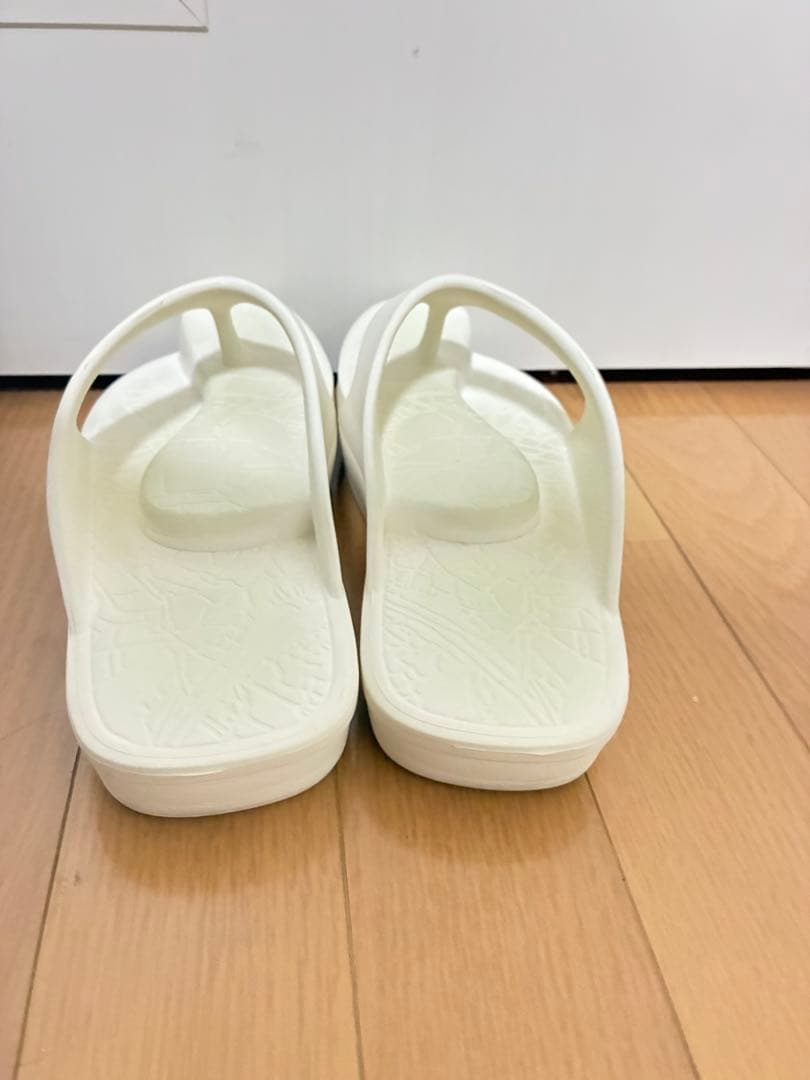 racbaki ラクバキ イージーサンダル ホワイト Mサイズ - メルカリ