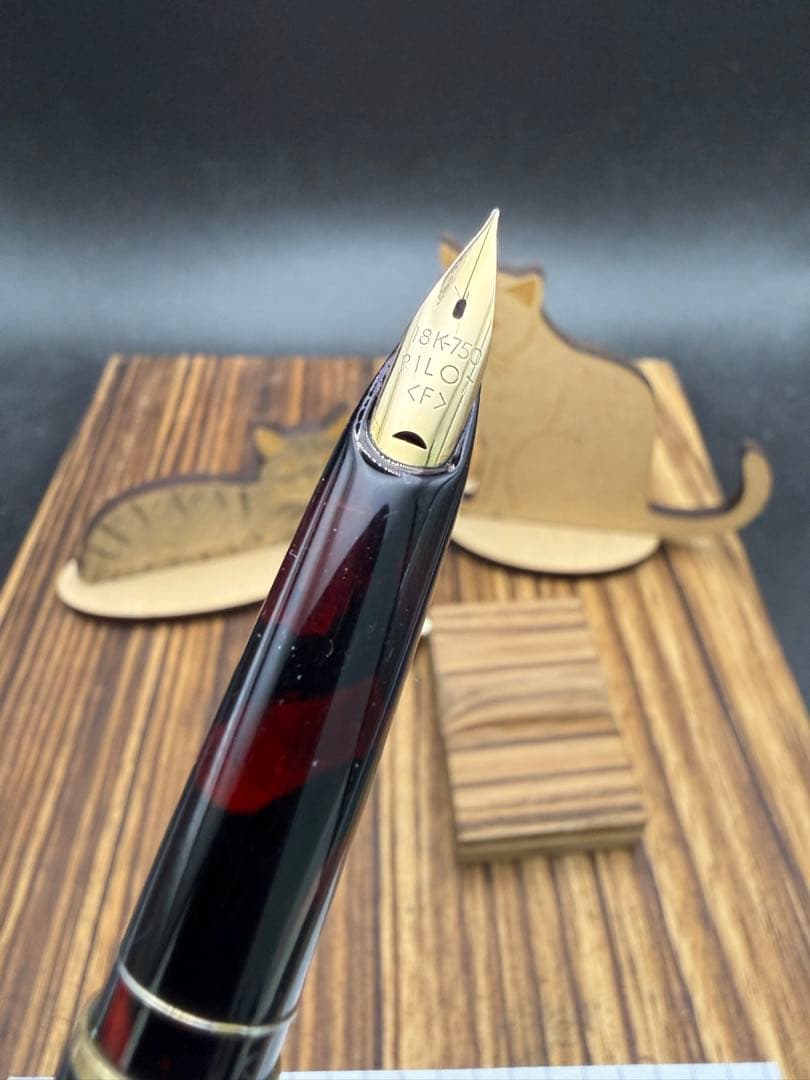レア Pilot 万年筆 レディ レッドマーブル 18k 1978