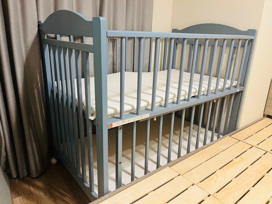 廃盤品】LOWYA ベビーベッド ブルーの通販はau PAY マーケット - 輸入