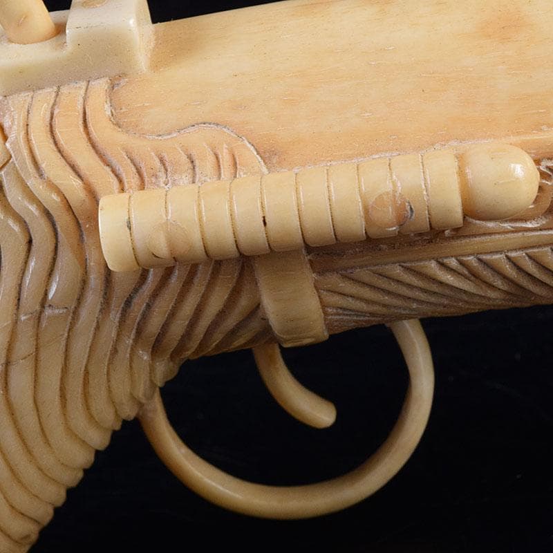 ナリトラ 時代提げ物　獣骨彫刻　銃型　矢立　筆入　C　9209