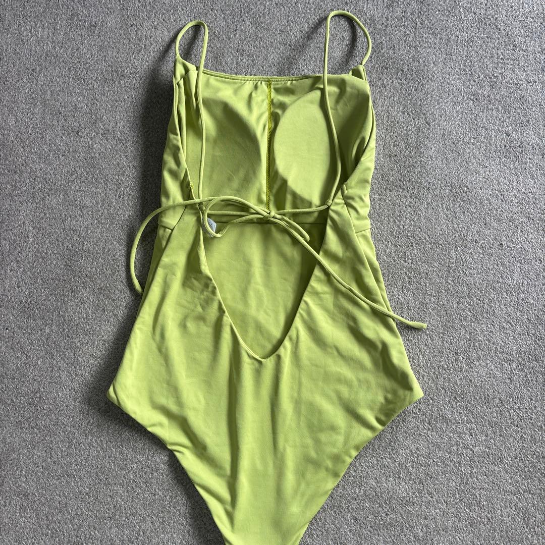 ライムグリーン ワンピース水着