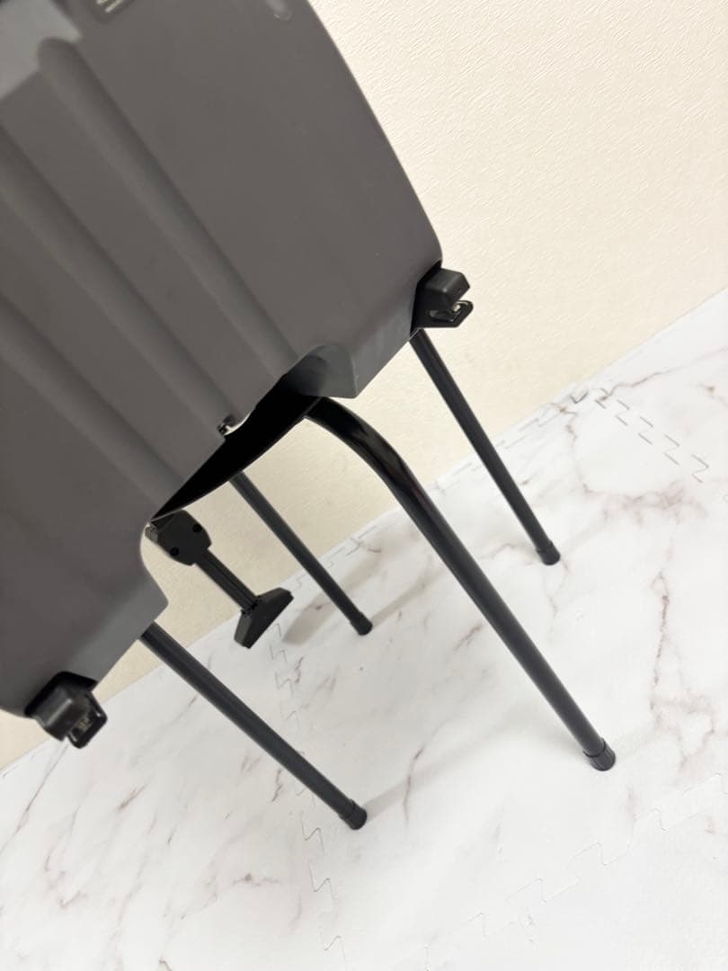 美品 ネセルターンリミテッドISOFIX 回転式 チャイルドシート 紺色 Combi