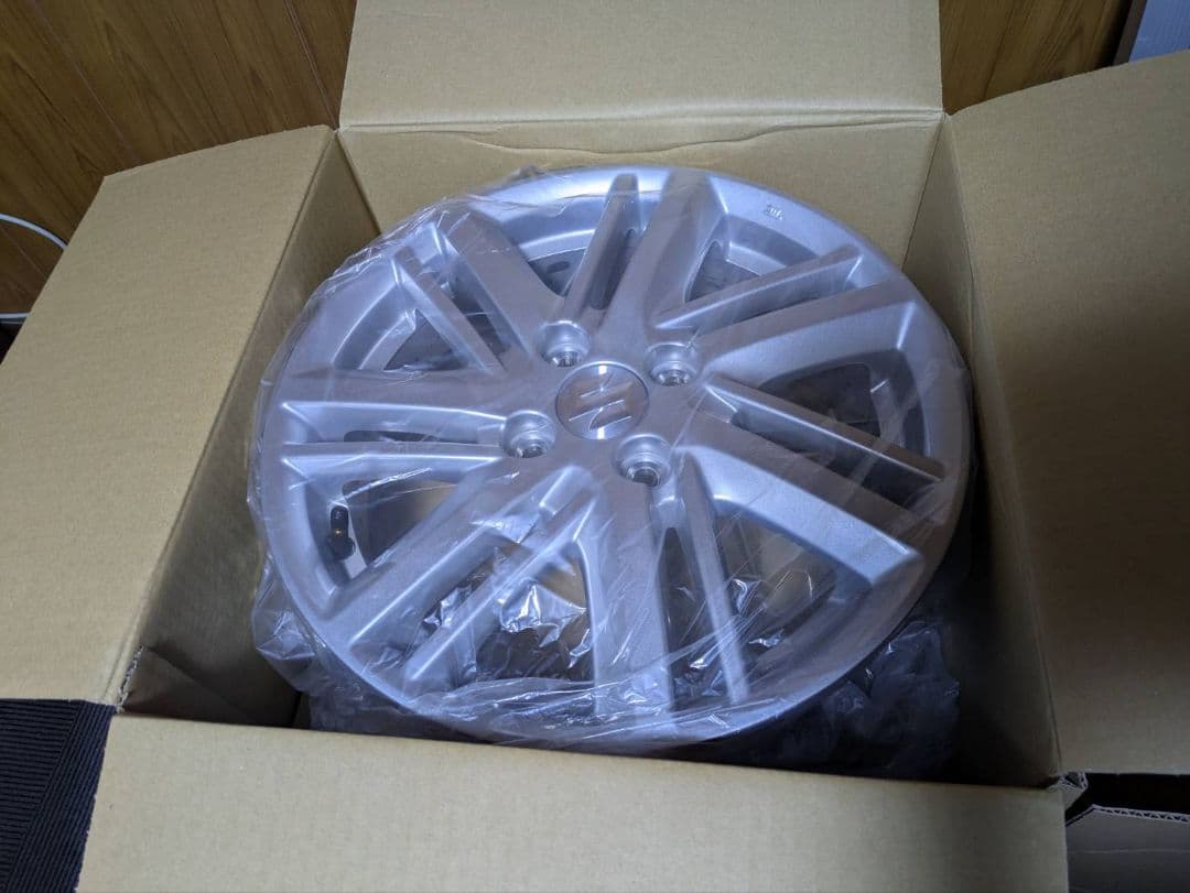 ソリオ　新品純正ホイール