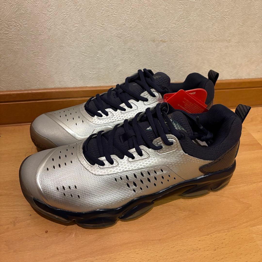 LI-NING バドミントンシューズ シルバー/ネイビー LI-NING AYAT013 MIRAGE PRO(影速PRO) バドミントンシューズ(ユニ