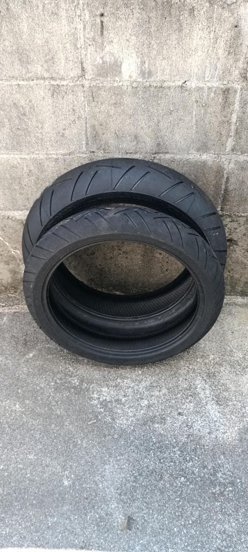 コンチネンタルF110/70ZR17 160/60ZR17 Continental 160/60ZR17 Tire Rear Motorcycle 160 60 17 Conti Motion