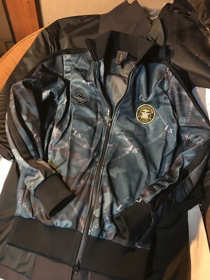 ゆうぞうゆっちAKM LUXE ZIP STAND