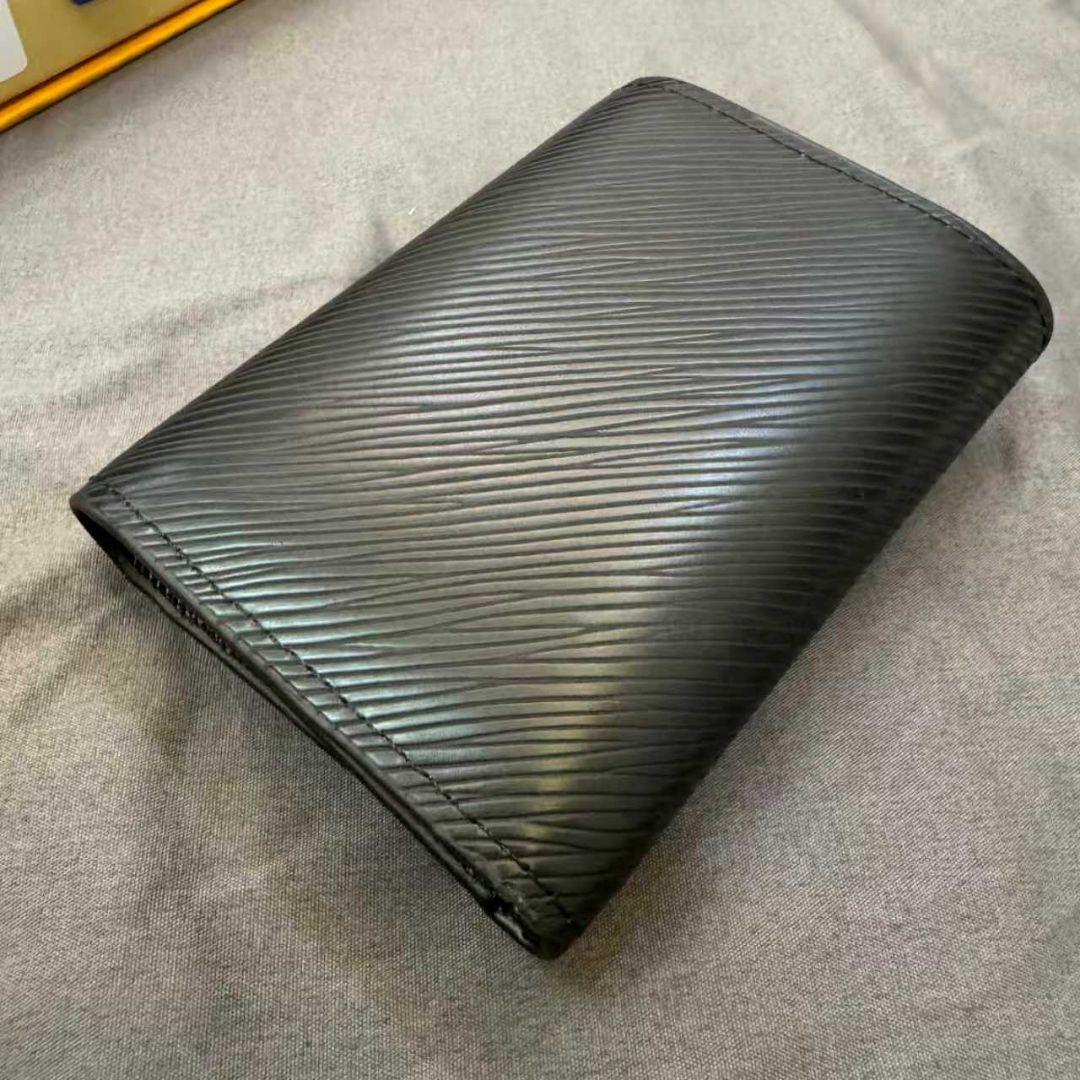 【極美品】三つ折り財布 ブラック