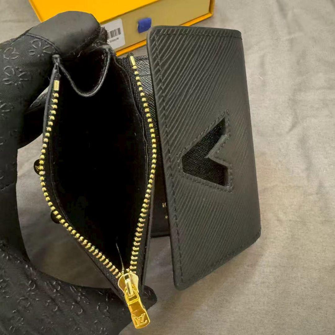 【極美品】三つ折り財布 ブラック